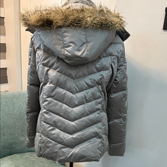 Eddie Bauer Women's Silver Puffer Jacket with Faux Fur Hood - Picture 3 of 4